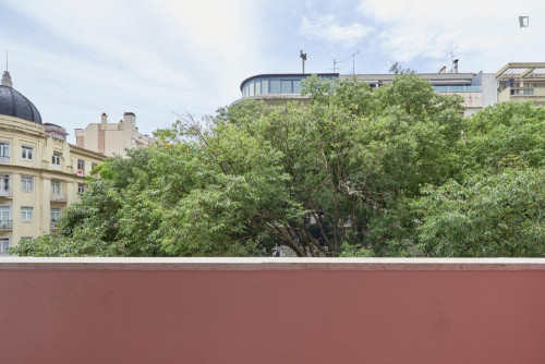 Excellent double bedroom with a balcony, in Entre Campos - Gallery - 6