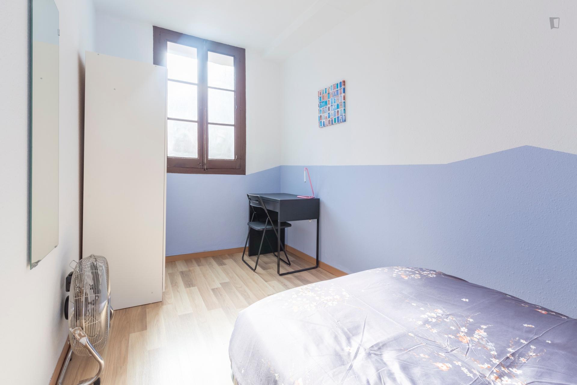 Spacious and bright single bedroom in central El Raval