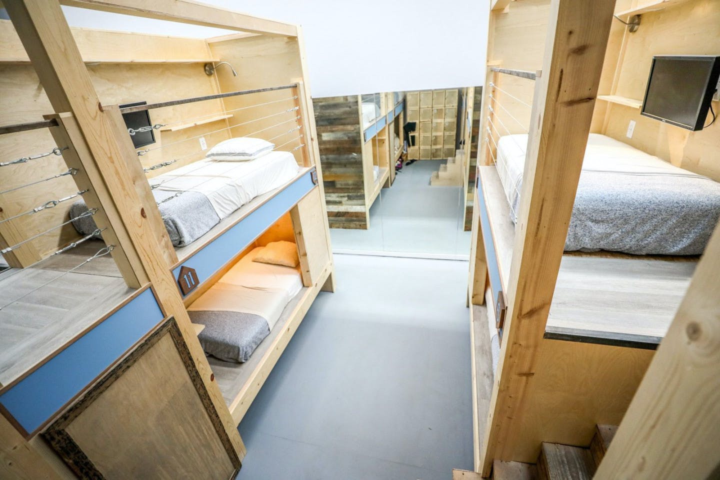 Bed In A 12-Bed Mixed Gender Room - 15