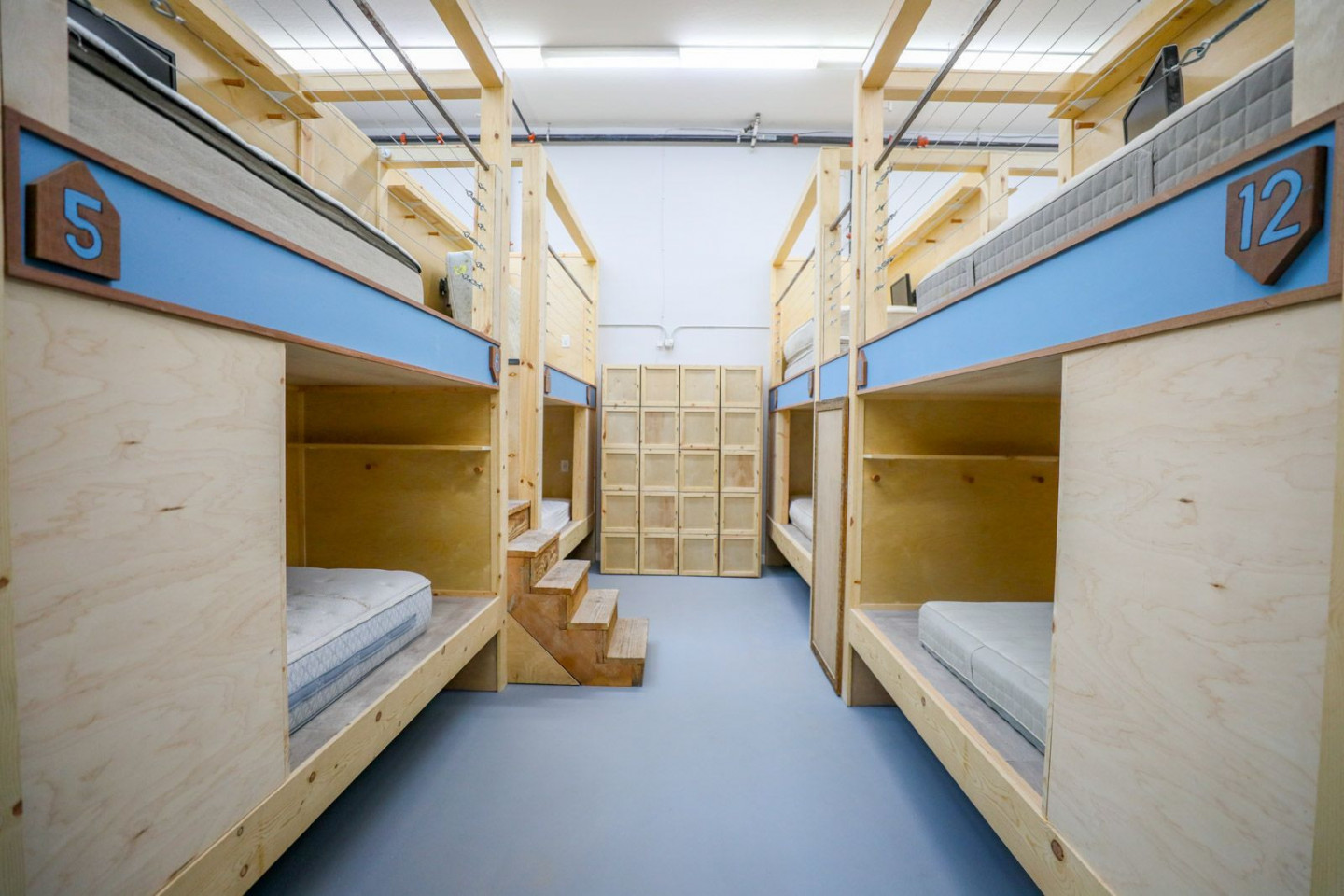 Bed In A 12-Bed Mixed Gender Room - 27