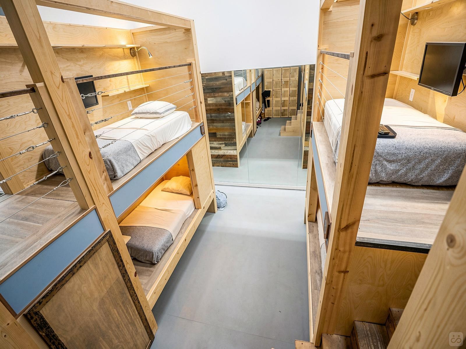 Bed In A 12-Bed Mixed Gender Room - 7