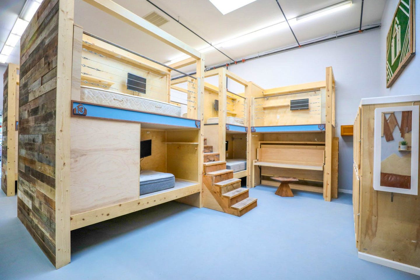 Bed In A 8-Bed Mixed Gender Room - 1