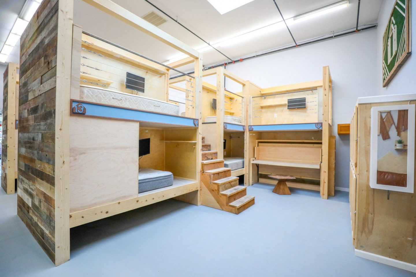 Bed In A 8-Bed Mixed Gender Room - 7