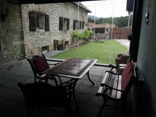 Appealing double bedroom in Uribarri-Kuartango - Gallery - 12