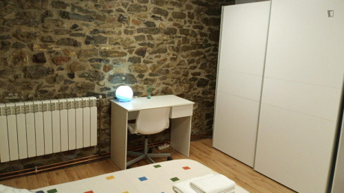 Very cosy double bedroom in a country house, in Uribarri-Kuartango