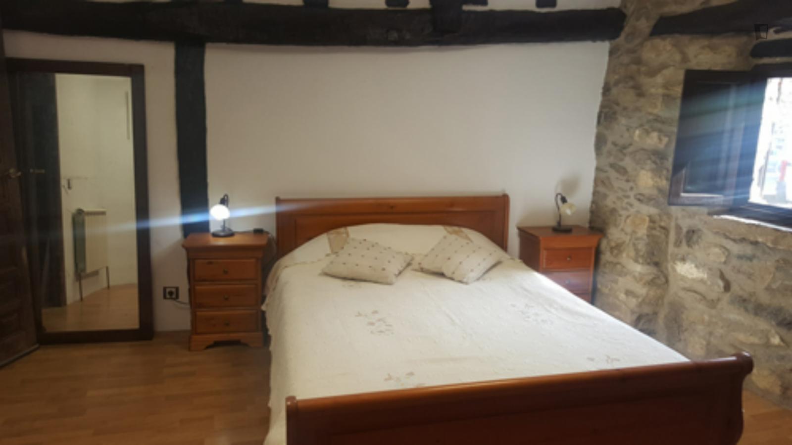 Homely Double Bedroom In A Country House, In Uribarri-Kuartango - 1