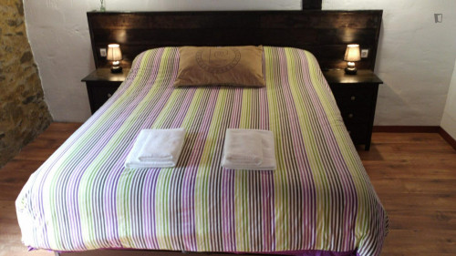 Large double ensuite bedroom in Uribarri-Kuartango