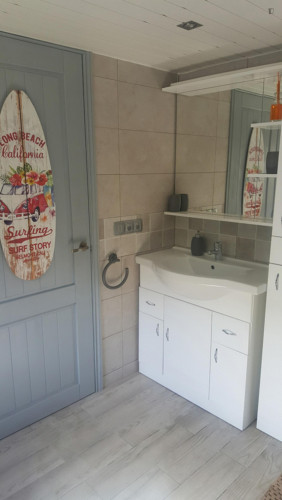 Large double ensuite bedroom in Uribarri-Kuartango - Gallery - 8