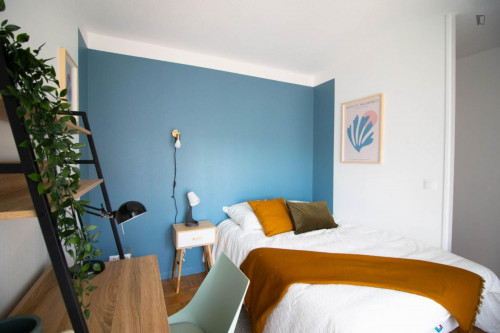 Spacious 15m² bedroom to rent in Grenoble -G016