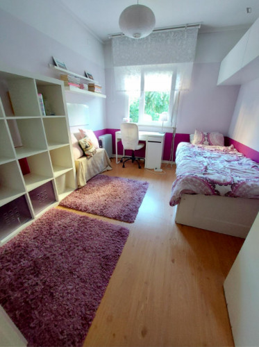 Cosy room in Miraflores, Algés, near University of Lisbon - Ajuda Campus