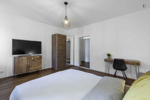 Airy double bedroom in Stuttgart