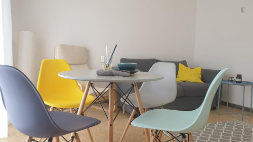 Cool and bright room in the city center - Gallery - 4