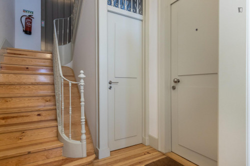 Delightful 1-bedroom flat in Graça - Gallery - 17