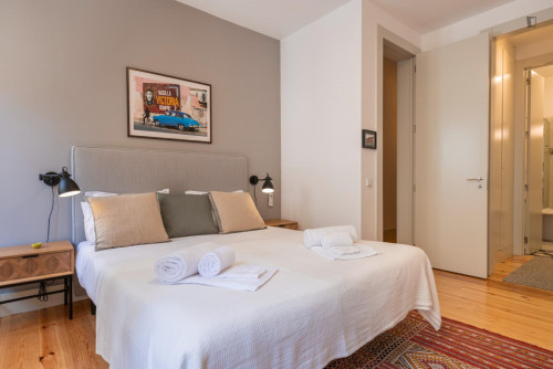 Delightful 1-bedroom flat in Graça - Gallery - 20