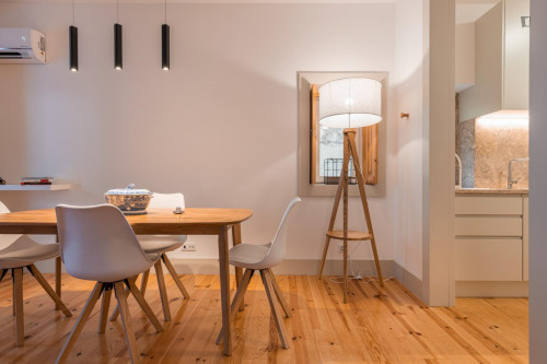 Delightful 1-bedroom flat in Graça - Gallery - 32