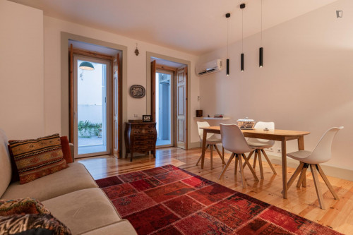 Delightful 1-bedroom flat in Graça - Gallery - 28
