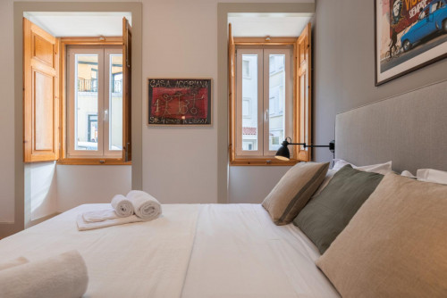 Delightful 1-bedroom flat in Graça - Gallery - 22