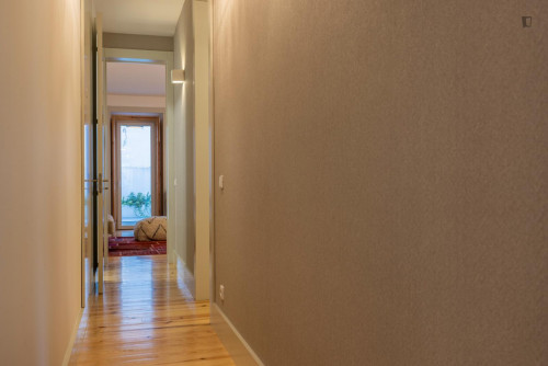 Delightful 1-bedroom flat in Graça - Gallery - 16