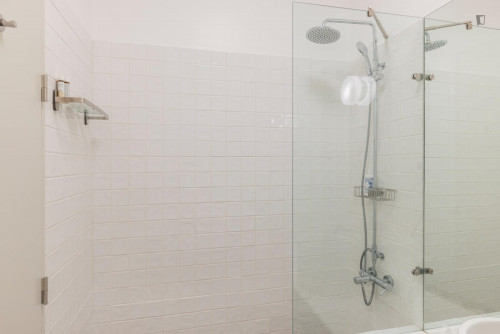 Delightful 1-bedroom flat in Graça - Gallery - 26