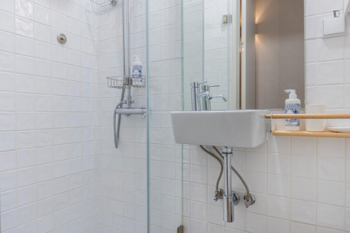 Delightful 1-bedroom flat in Graça - Gallery - 15
