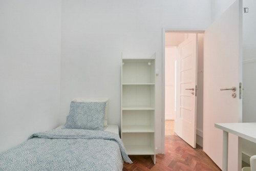 Stunning single bedroom in Marquês de Pombal