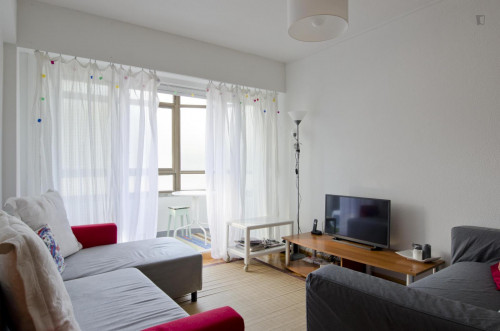 Double bedroom with simple décor near Telheiras metro - Gallery - 24