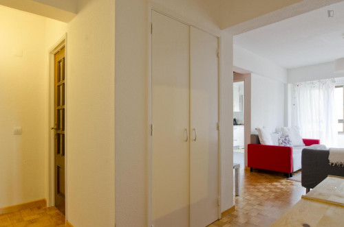 Double bedroom with simple décor near Telheiras metro - Gallery - 19