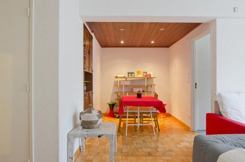 Double bedroom with simple décor near Telheiras metro - Gallery - 18
