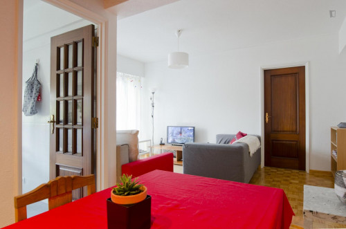 Double bedroom with simple décor near Telheiras metro - Gallery - 21