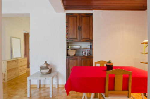 Double bedroom with simple décor near Telheiras metro - Gallery - 20