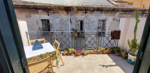 Double room with private bath, kitchen and balcony in Palermo's historic center - Gallery - 48