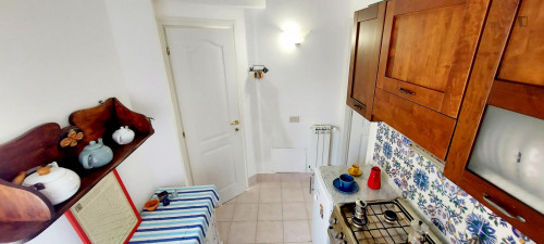 Double room with private bath, kitchen and balcony in Palermo's historic center - Gallery - 20