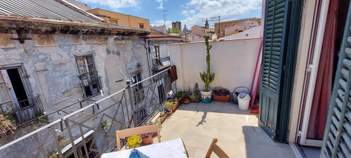 Double room with private bath, kitchen and balcony in Palermo's historic center - Gallery - 14