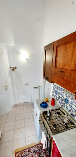 Double room with private bath, kitchen and balcony in Palermo's historic center - Gallery - 19