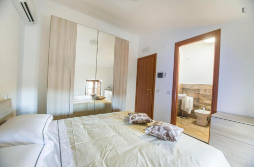 Tasteful double ensuite bedroom in San Martino Al Cimino