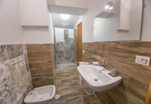 Tasteful double ensuite bedroom in San Martino Al Cimino