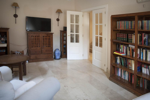 NICE ROOM LOCATED IN NERVION AREA NEXT TO MAIN UNIVERSITIES AND METRO STOP - Gallery - 22