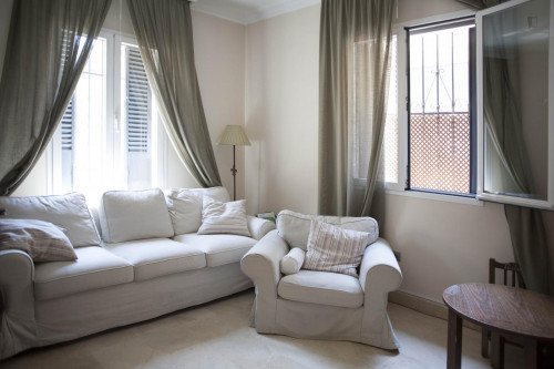 NICE ROOM LOCATED IN NERVION AREA NEXT TO MAIN UNIVERSITIES AND METRO STOP