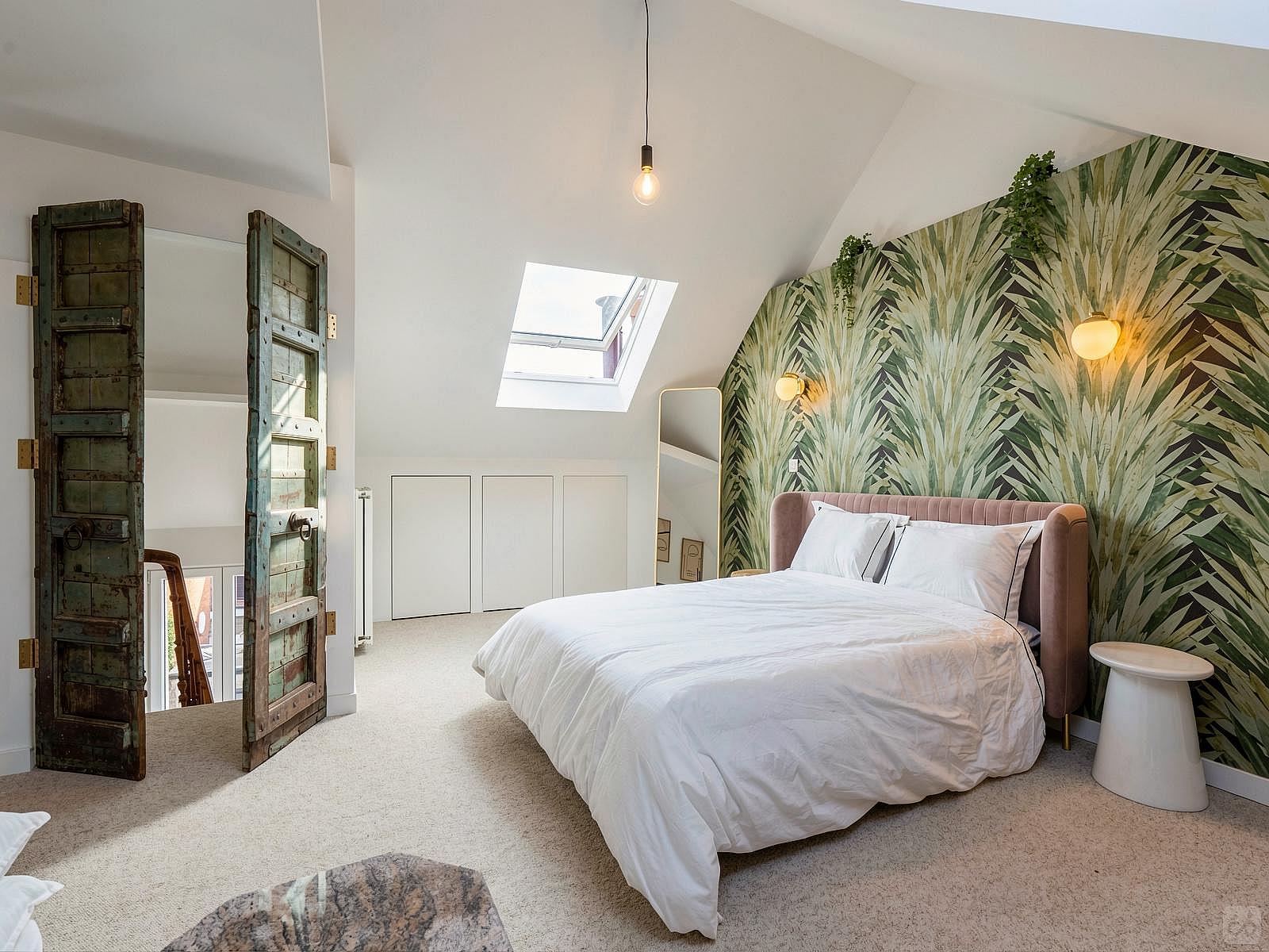 4. Attic Room Third Floor - 6