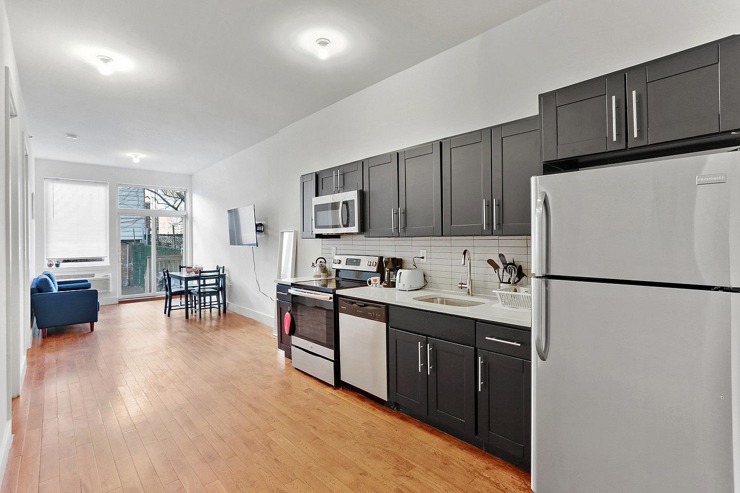  Private Room  -  Spacious Bright Apt. w/ Terrace  - Gallery -  12