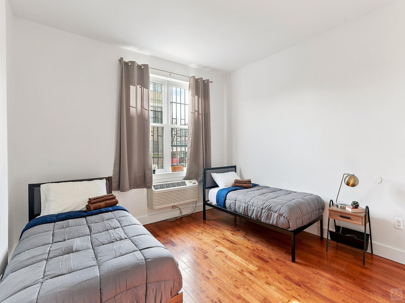 Bed In A 2-Bed Gender Separated Room - Spacious Bright Apt. w/ Terrace - Gallery - 6