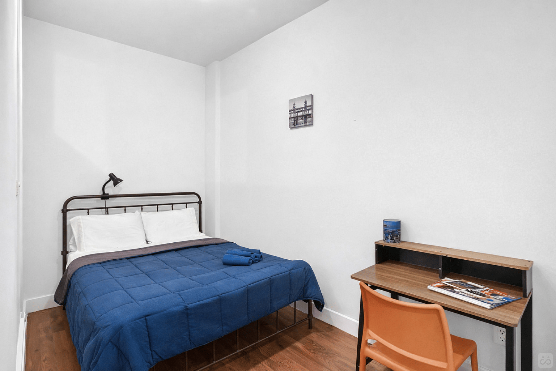  Private Economic Room  -  Spacious Bright Apt. w/ Terrace  - Gallery -  7