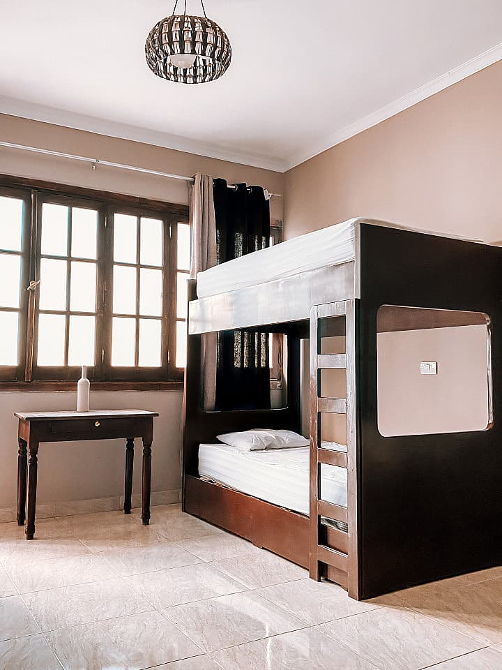  4 Bed Male Dorm  -  Bright Stunning Complex w/ Terrace + Pool  - Gallery -  26