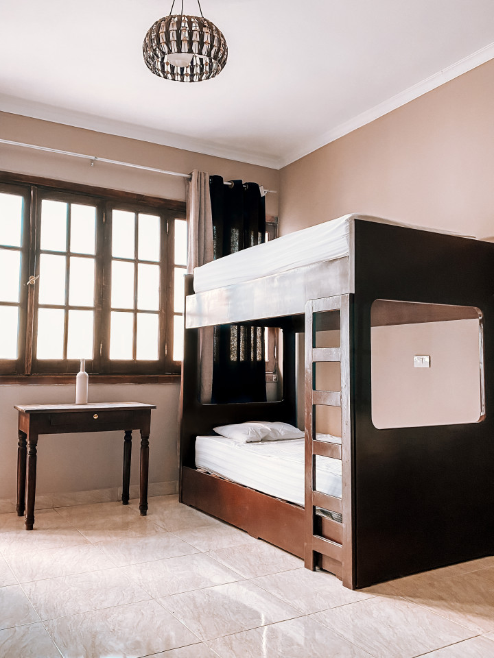  4 Bed Female Dorm  -  Bright Stunning Complex w/ Terrace + Pool  - Gallery -  13