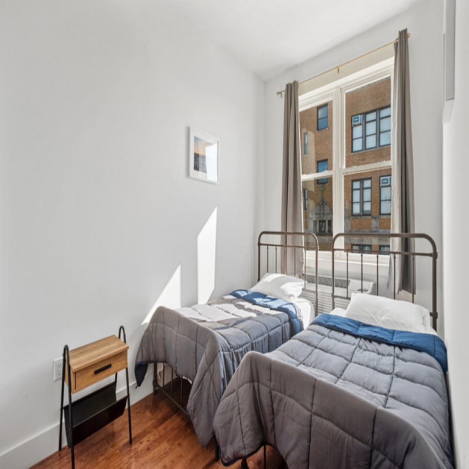 Bed In A 2-Bed Gender Separated Room - 4