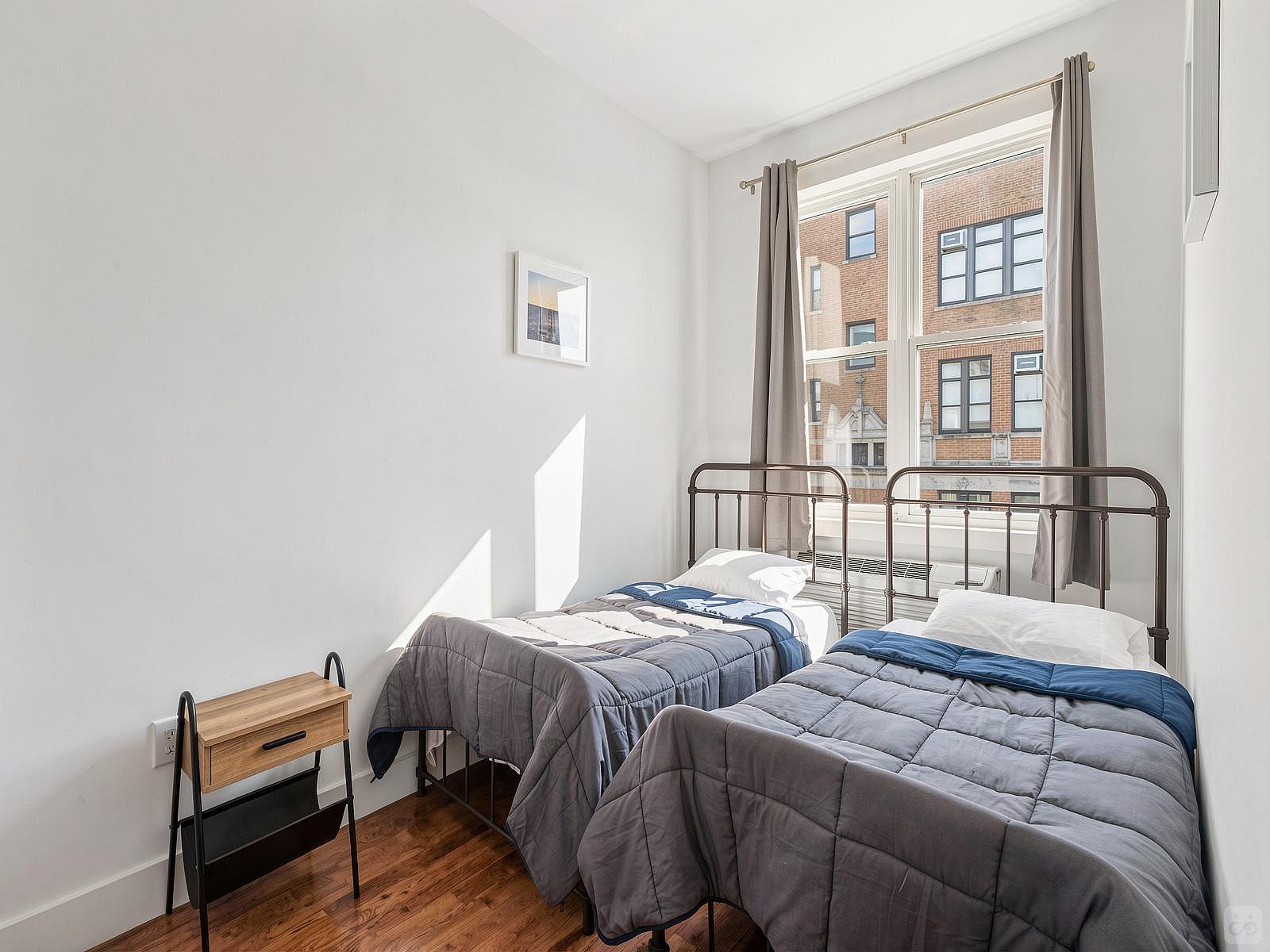 Bed In A 2-Bed Gender Separated Room - 5