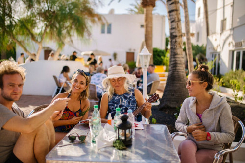 Stunning Vibrant House w/ Workspaces + Community Events