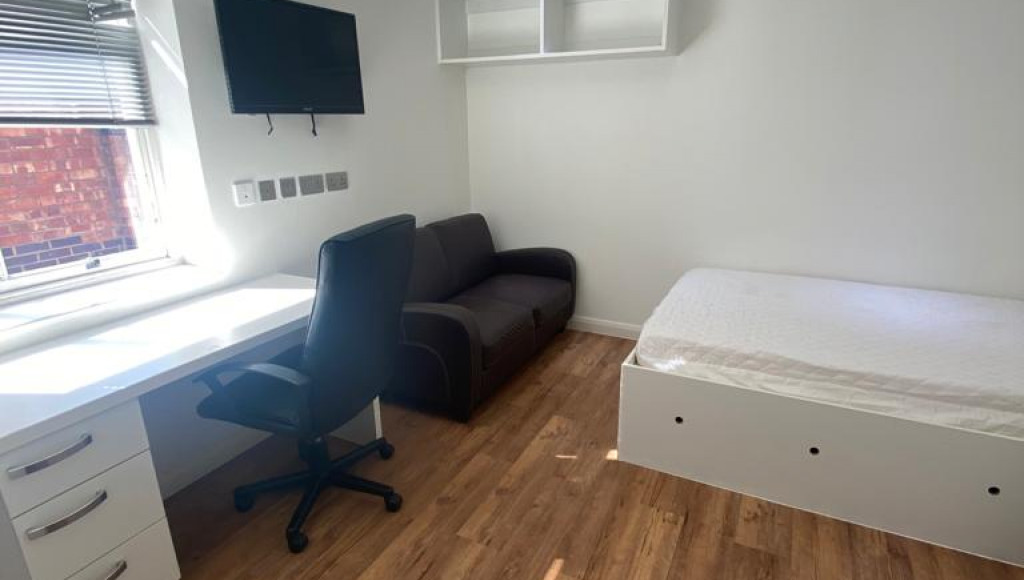  Large Premier Studio  -  17 - De Montfort Street  - Gallery -  9