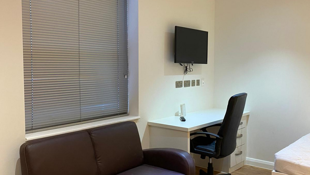  Large Premier Studio  -  17 - De Montfort Street  - Gallery -  6