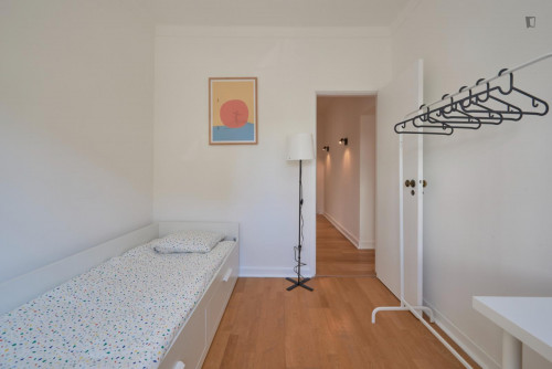 Welcoming single bedroom near Faculdade de Medicina Veterinária